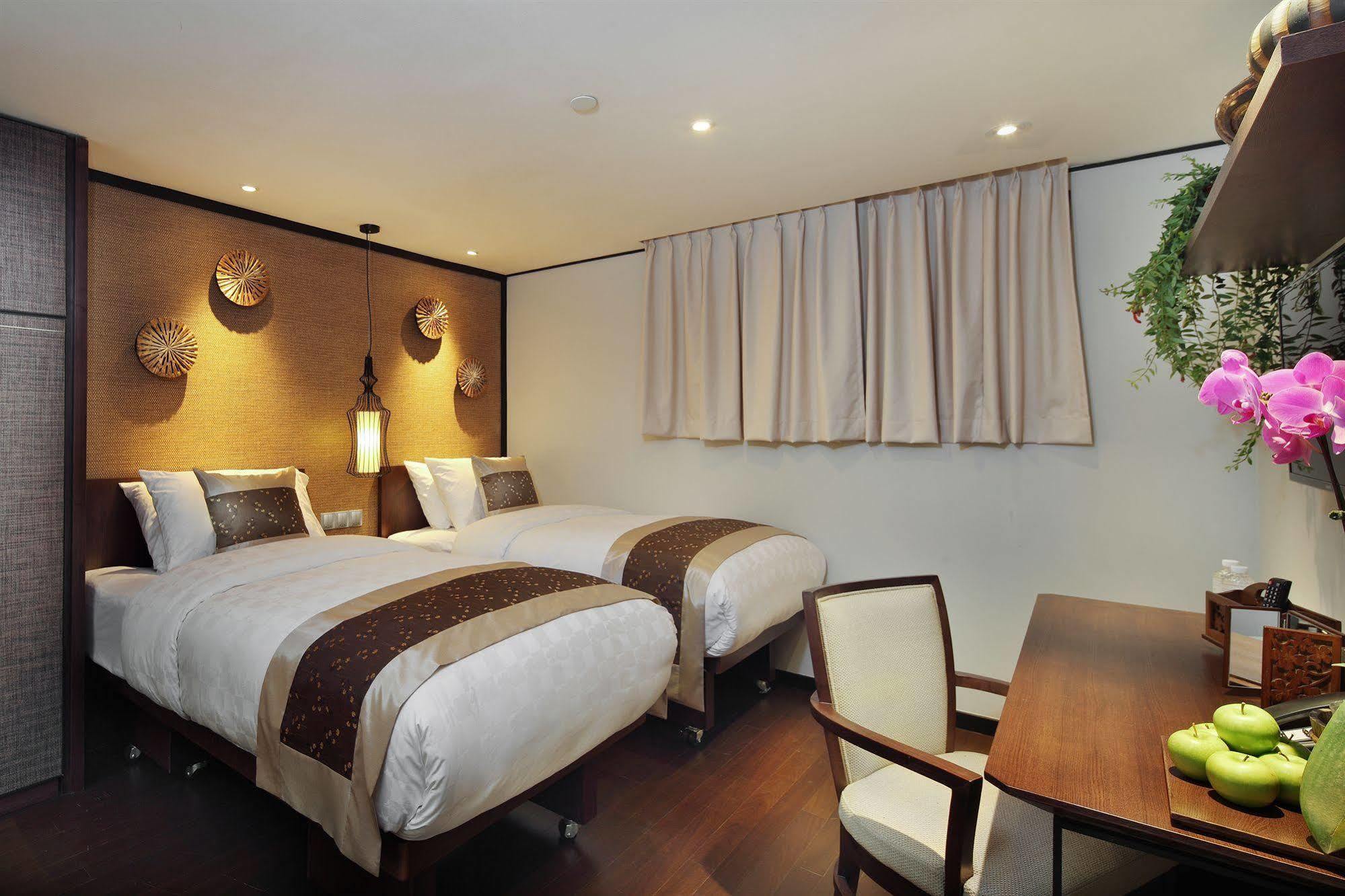 Clover 33 Jalan Sultan 4*